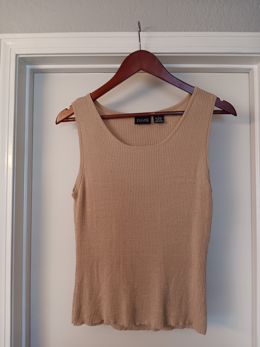 Hillard & Hanson Ribbed Tank Top in Tan